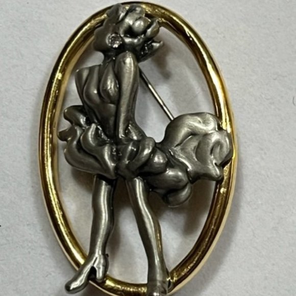 Vintage  Marilyn Monroe gold tone pewter brooch pin signed - Picture 1 of 4